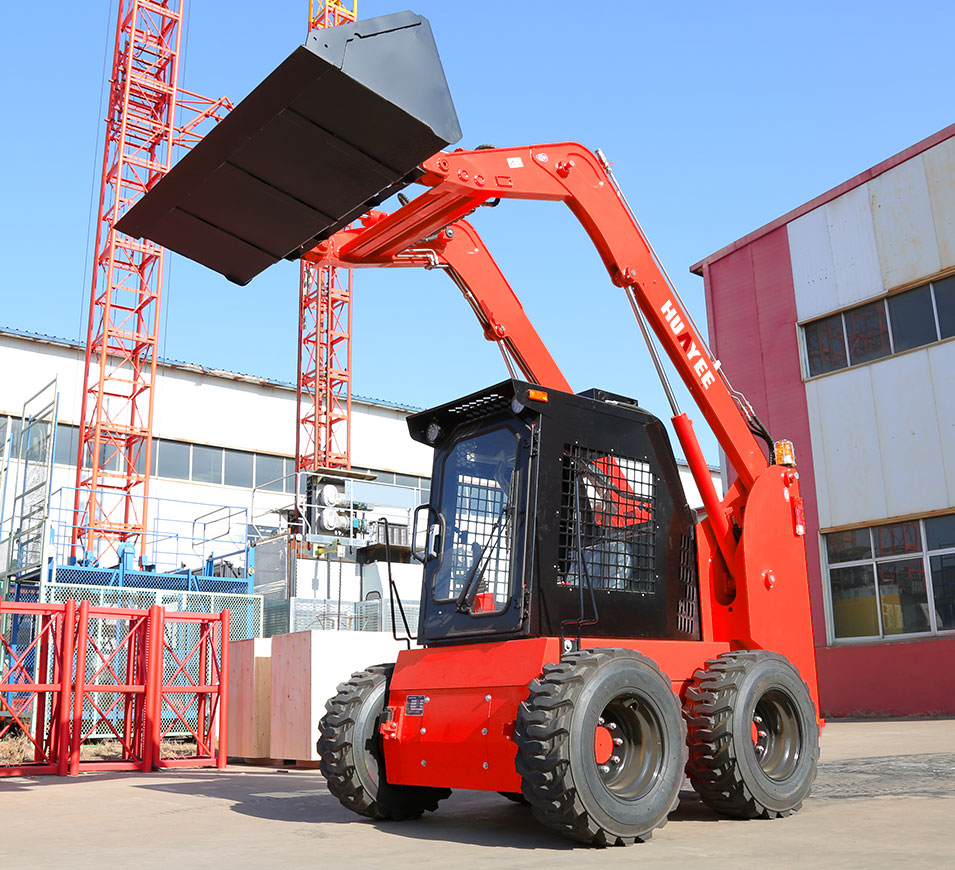 Huayee HJC100 skid steer, bucket raised, three-quarter view