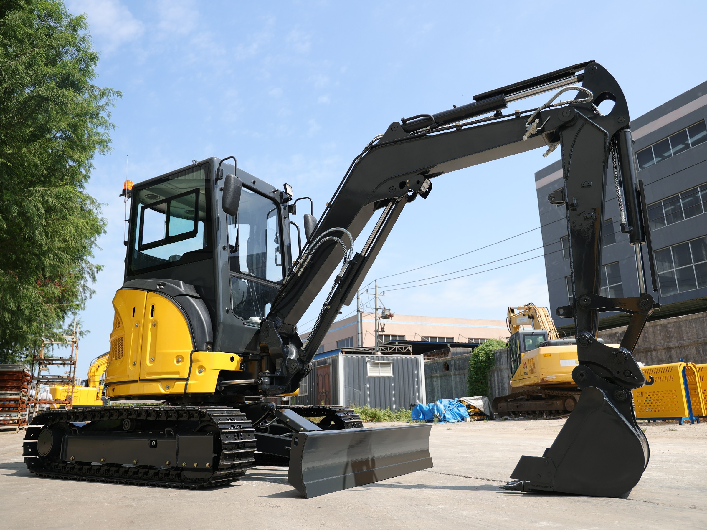Huayee excavator on a jobsite